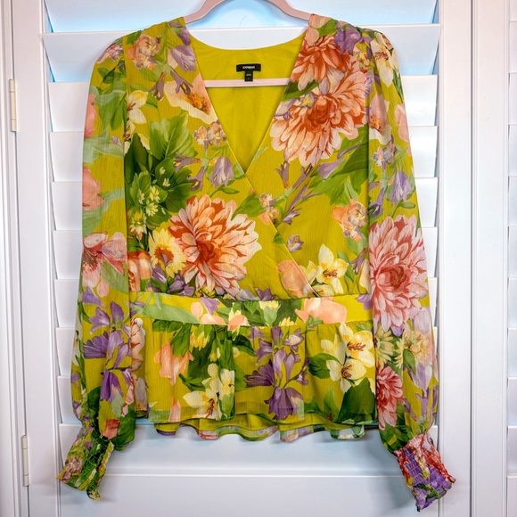 EXPRESS FLORAL V-NECK SMOCKED CUFF PEPLUM TOP SZ LARGE VIBRANT COLORS - Picture 2 of 7
